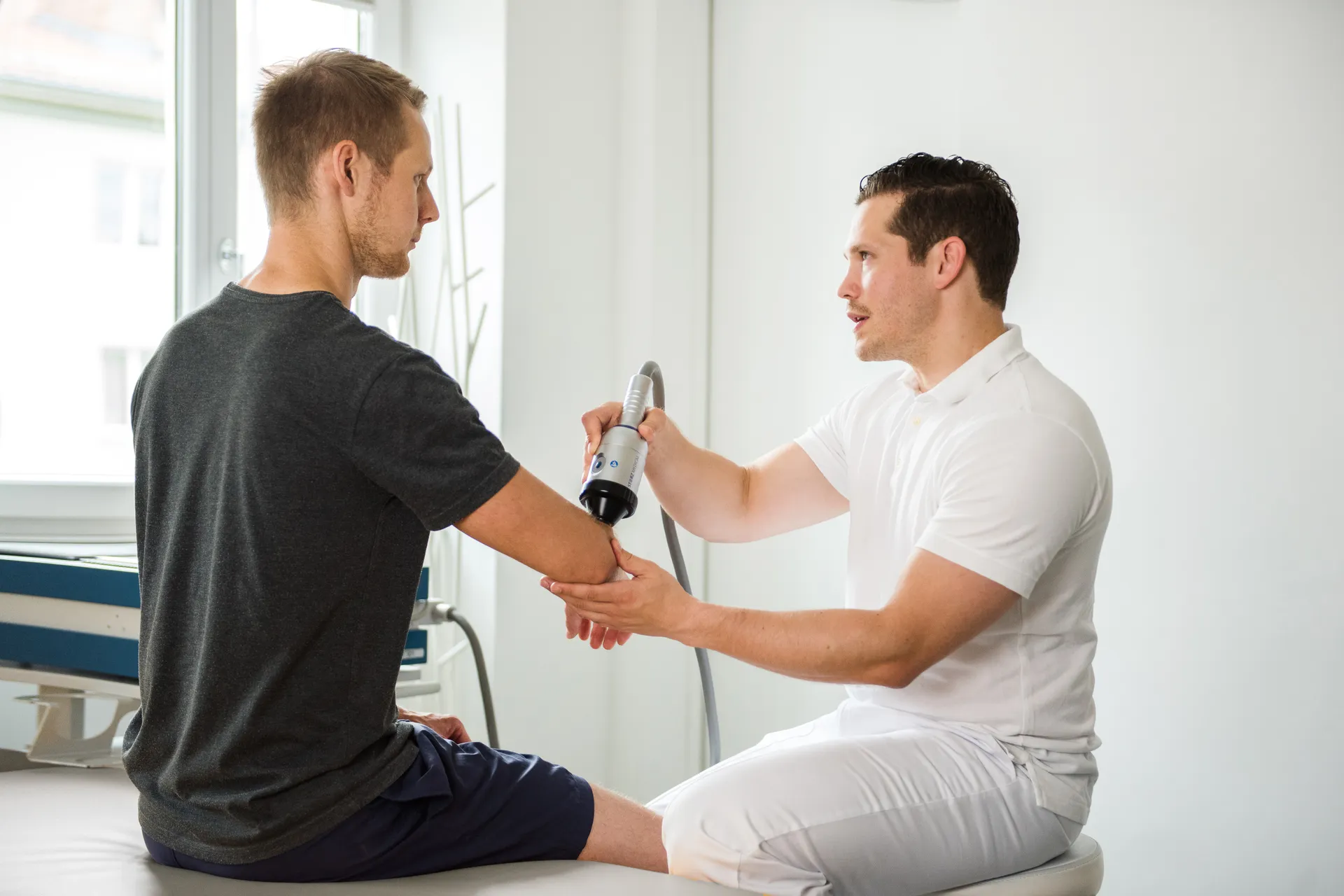 Patient bringt vorhandene Befunde zur Beratung mit